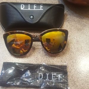 Diff gold mirror sunglasses